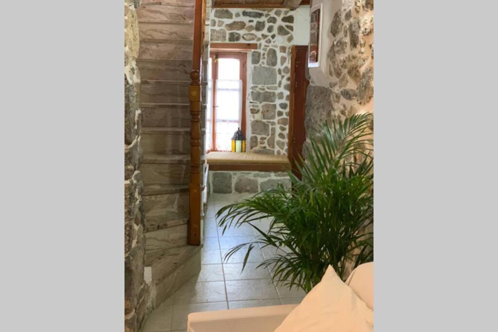 Apartament Lava House Mandrákion Zewnętrze zdjęcie